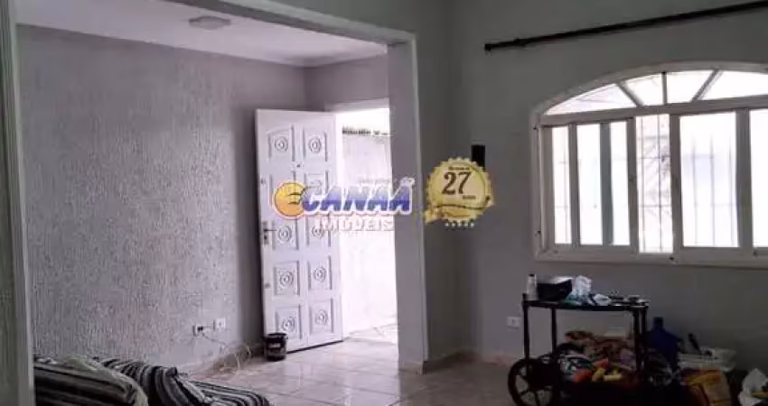Casa com edícula á venda em praia grande!!! seu lar no litoral.