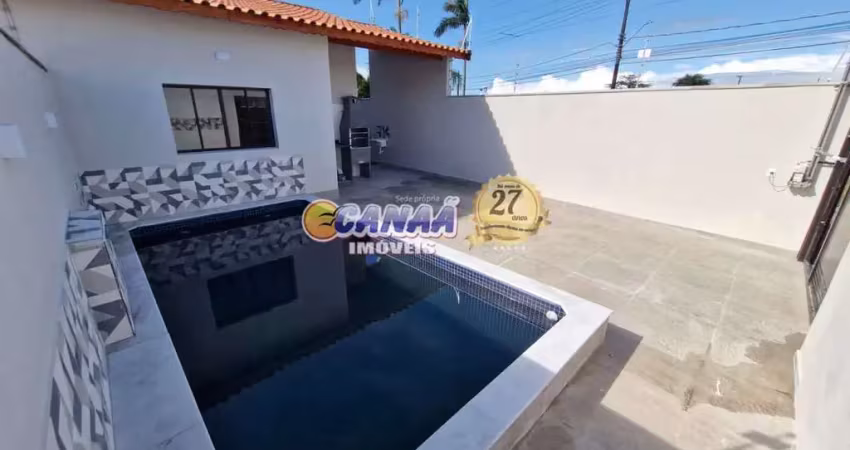 Linda casa em itanhaém com piscina e churrasqueira!!