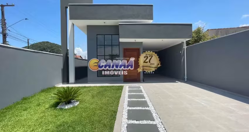 Belíssima casa nova com piscina à venda na praia de mongaguá/sp!