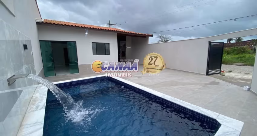 Casa na praia de itanhaém 3 dorm. piscina e  àrea  gourmet