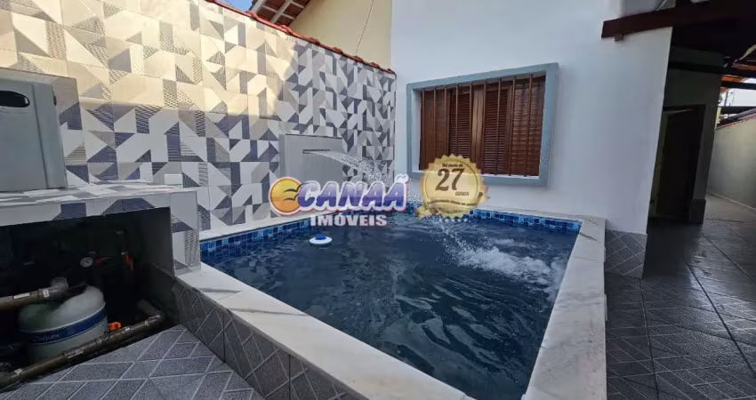Casa na praia de itanhaém 2 dormitórios com piscina e churrasqueira