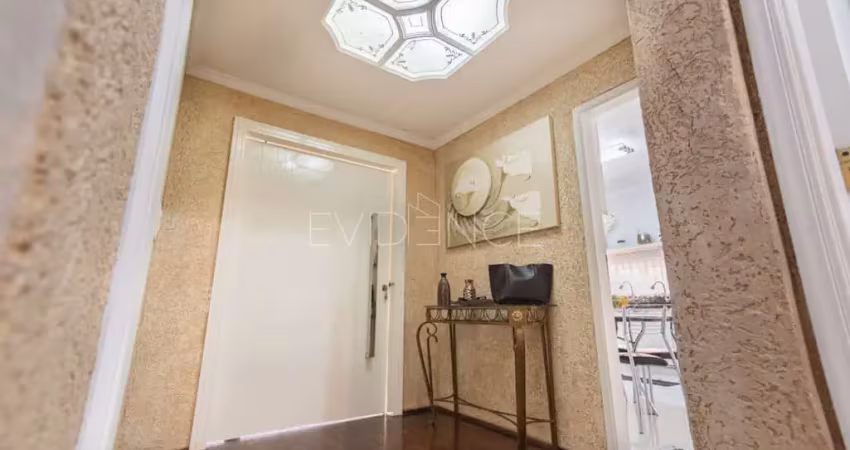 Sobrado de 3 dormitórios com piscina | jardim têxtil