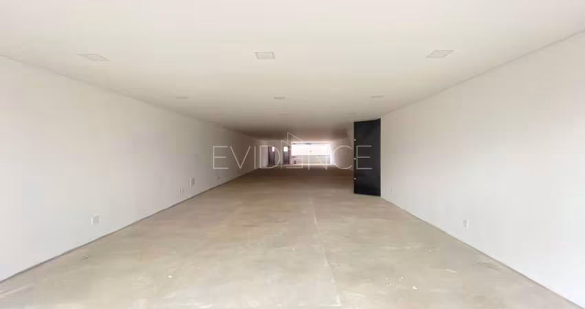 Sobreloja Comercial - 250m² em vão livre !