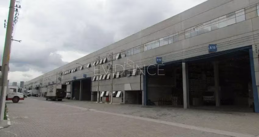 Barracão / Galpão / Depósito para alugar na Avenida Fagundes de Oliveira, 538, Piraporinha, Diadema