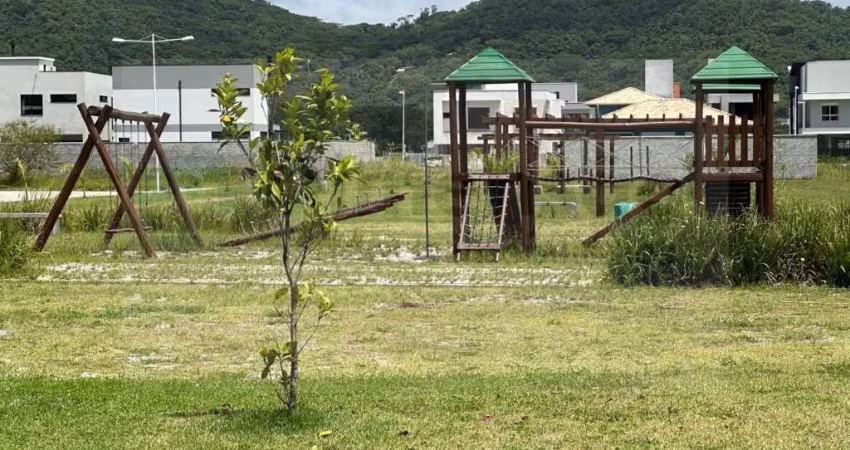 Terreno à venda em Florianópolis, Rio Tavares