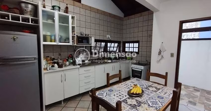 Casa na Trindade com 4 quartos e 214,82 M2 privativos