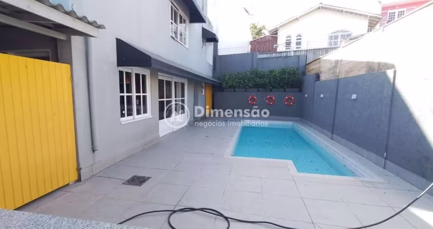 Casa com 330 m² no Bom Abrigo - Florianópolis