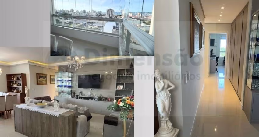 Apartamento impecável de 180m² com ampla vista para o mar e sol matutino
