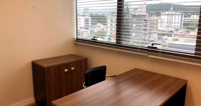 EXCELENTE SALA MOBILIADA PARA LOCAÇÃO - TRINDADE