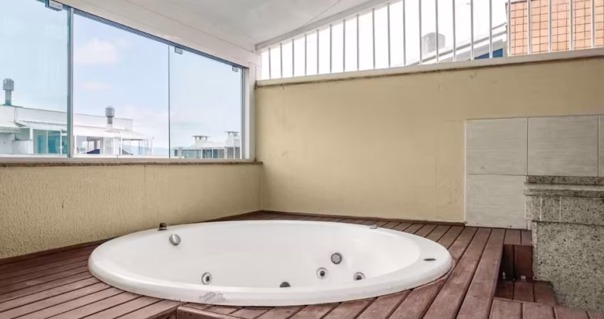 Cobertura duplex mobiliada e com jacuzzi,  próximo ao open shopping em Jurerê In