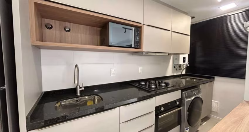 STUDIO MOBILIADO COM 1 VAGA LIVRE EXCELENTE OPÇÃO NO CENTRO DE FLORIANÓPOLIS