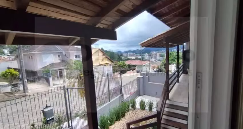 CASA AMPLA 5 DORMITORIOS  - 3 SUITES NA TRINDADE