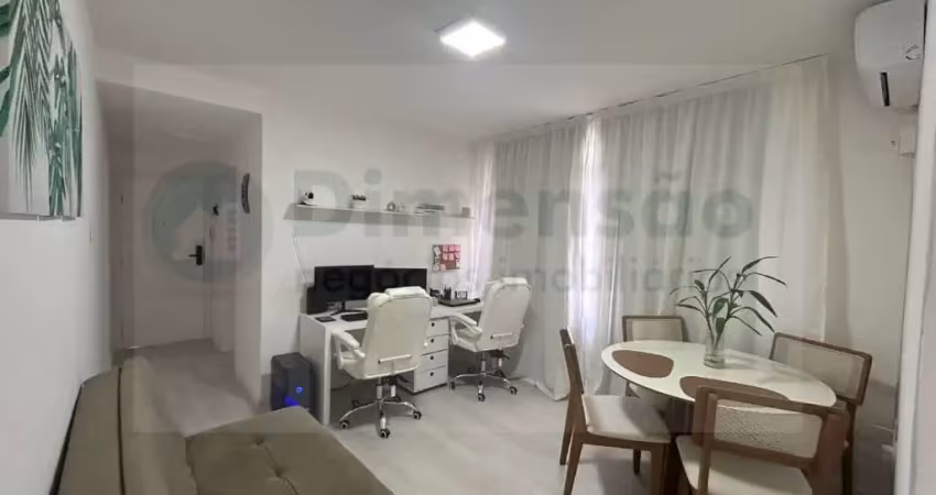 Apartamento com 1 dormitório mobiliado incluindo ar condicionado e eletrodomésti