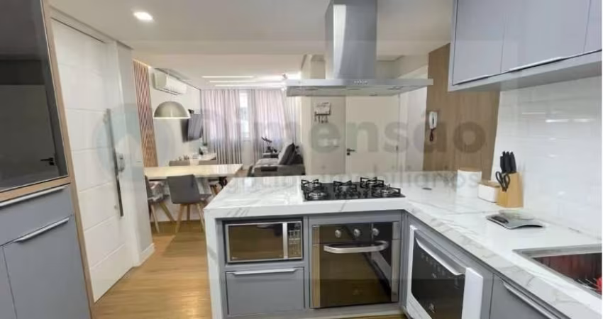 Apartamento com 3 dormitorios no centro de Florianopolis