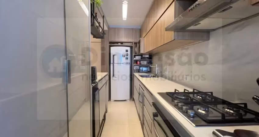 APARTAMENTO 2 DORMITÓRIOS SENDO UMA SUÍTE - CENTRO - FLORIANÓPOLIS
