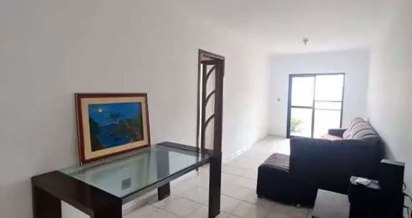 Apartamento com 2 Dormitórios Uma Quadra da Praia!