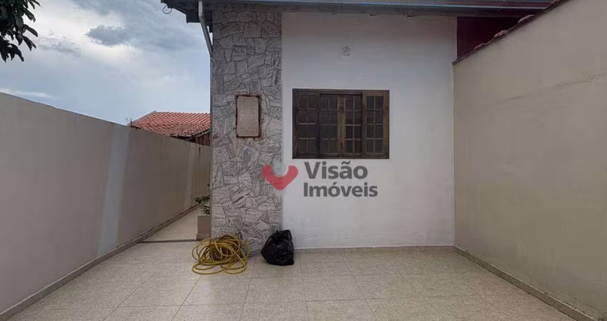 Casa com 3 dormitórios à venda, 69 m² por R$ 235.000,00 - Conjunto Residencial Araretama - Pindamonhangaba/SP