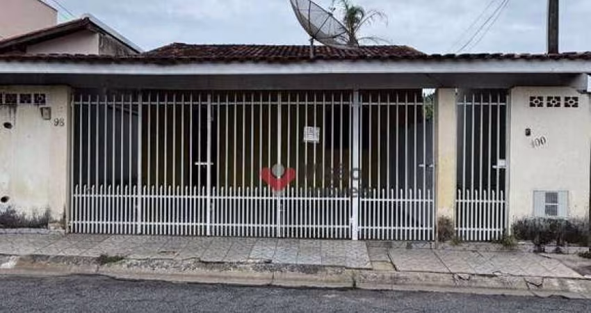 Casa com 3 dormitórios à venda, 134 m² por R$ 320.000 - Conjunto Residencial Araretama - Pindamonhangaba/SP