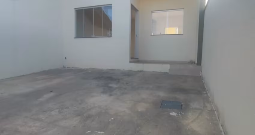 Linda casa de 03 quartos pronto para morar