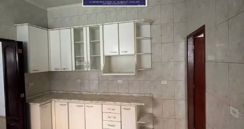 Casa com 2 quartos para alugar na Rua Maciel Monteiro, 718, Vila Santa Teresa (Zona Leste), São Paulo