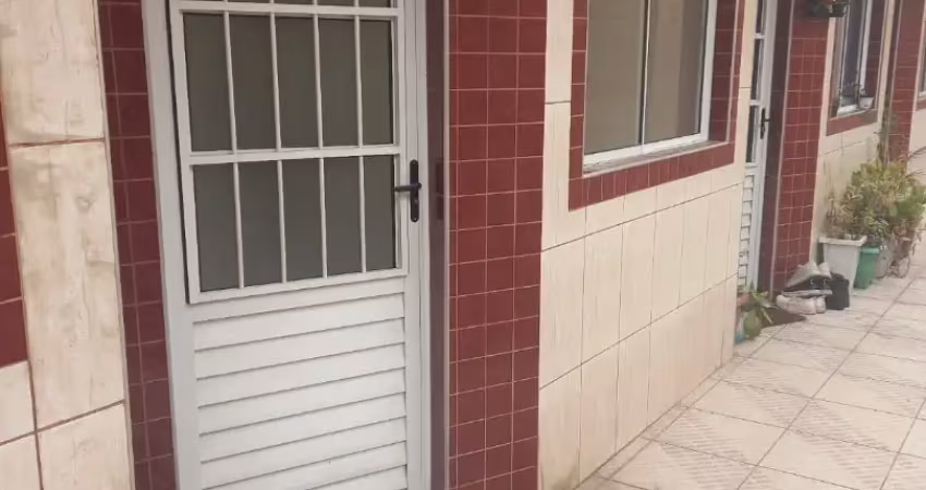 Casa com 2 quartos para alugar na Rua Alberto Flores, 476, Vila Nhocune, São Paulo