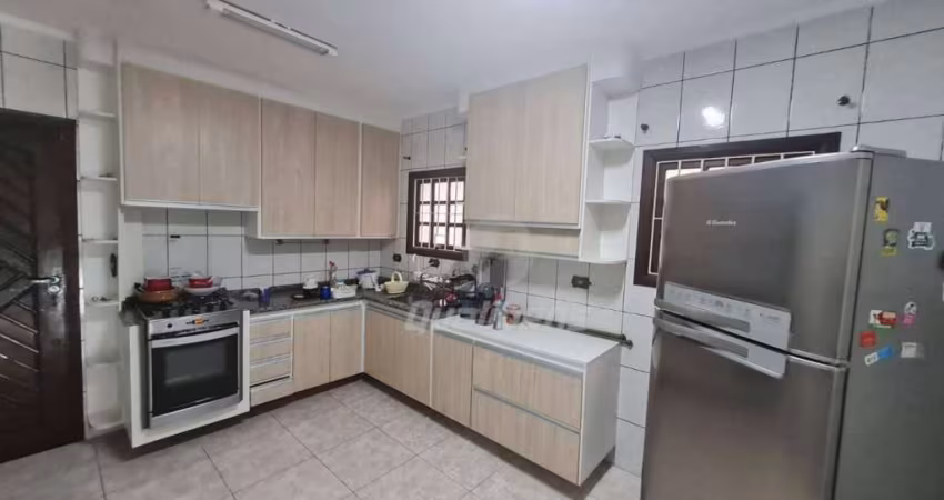 Sobrado com 3 dormitórios à venda, 170 m² por R$ 650.000,00 - Vila São Francisco - Mauá/SP