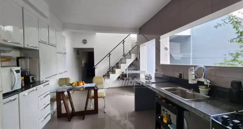 Sobrado com 2 dormitórios à venda, 180 m² por R$ 820.000,00 - Jardim Guapituba - Mauá/SP