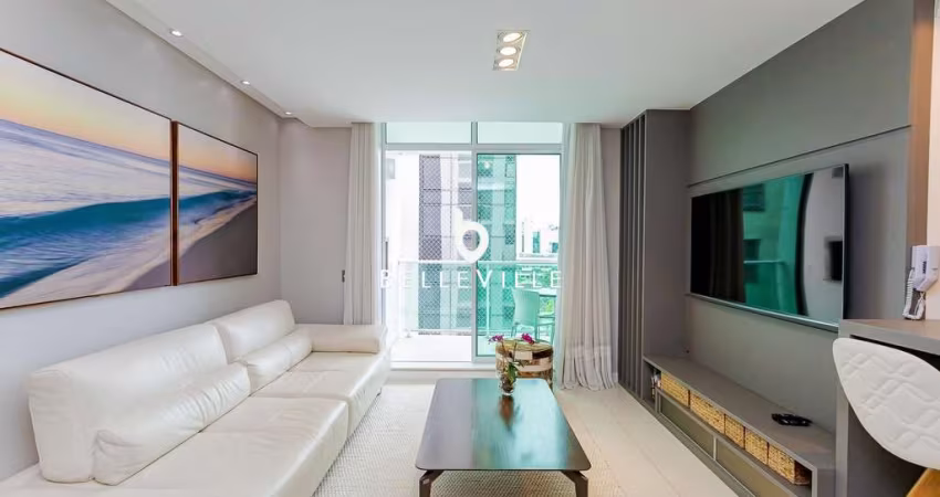 Apartamento em condomínio club com 2 suítes e 2 vagas, Centro Cívico, Curitiba