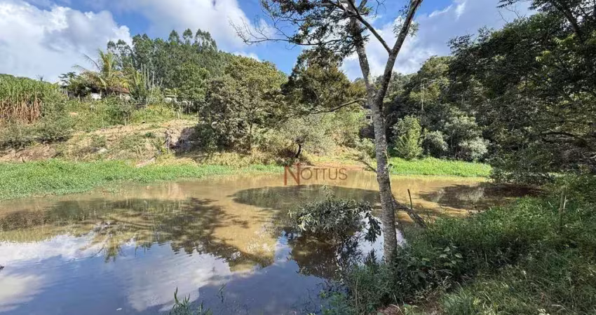 Sítio com 3 dormitórios à venda, 160000 m² por R$ 650.000 - Azurita - Mateus Leme/MG