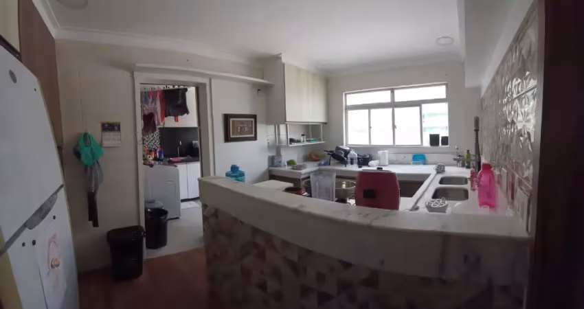 Exclusividade e conforto com vista para o mar no canto do forte