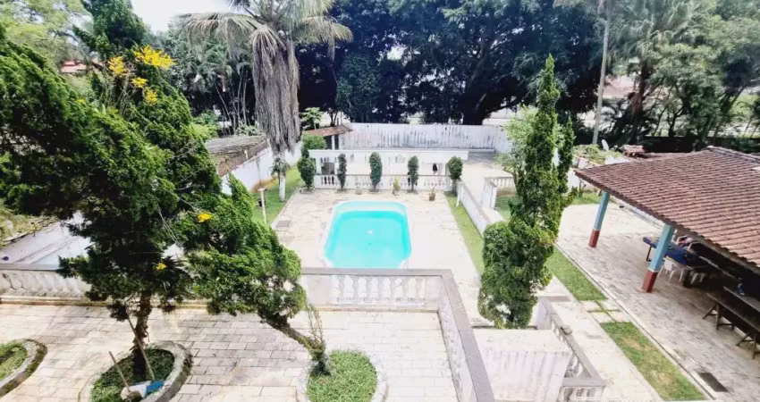 Casa alto padrão no canto do forte – espaço, conforto e exclusividade