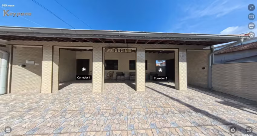 Casa de alto padrão com piscina no solemar – porteira fechada