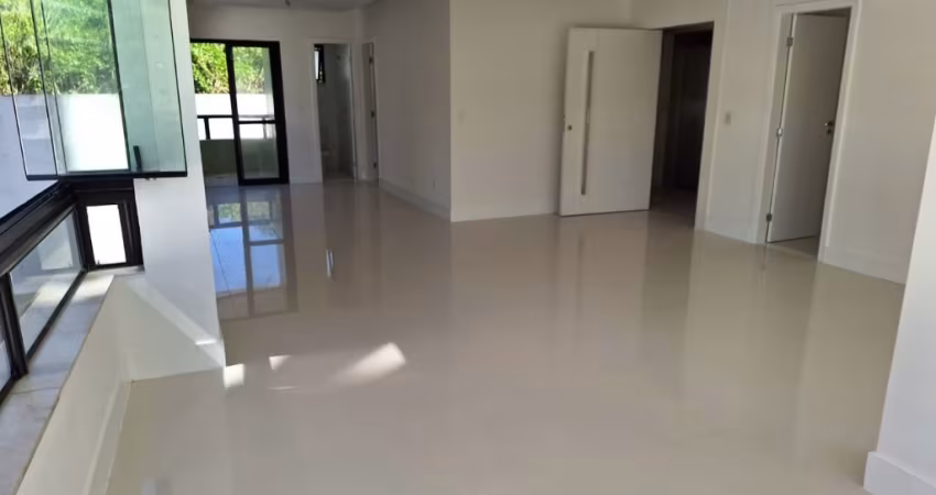 EXCELENTE TRÊS QUARTOS ARMAÇÃO