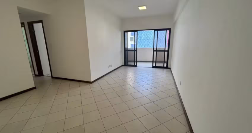Excelente três quartos spazio catania uma suíte dependência completa