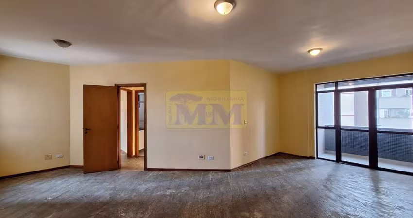 Amplo Apartamento à Venda no Cristo Rei