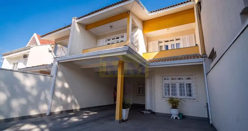 Sobrado com ático à venda – amplo, confortável e pronto para morar!
