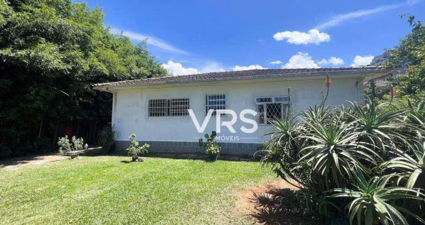 Casa linear com 3 dormitórios à venda, 98 m² por r$ 650.000 - alto - teresópolis/rj