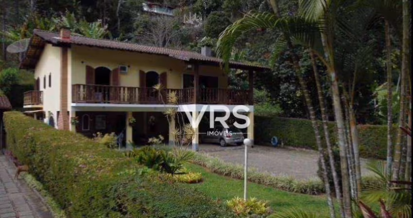 Casa com 4 dormitórios à venda, 219 m² por R$ 850.000,00 - Albuquerque - Teresópolis/RJ