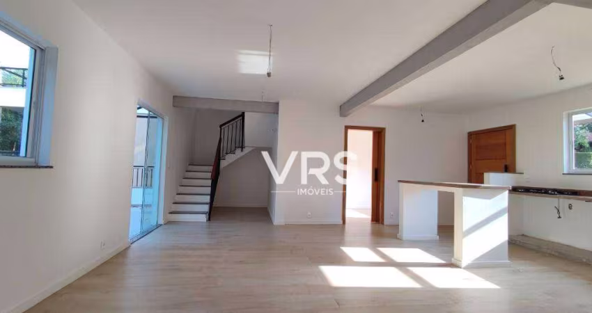 Casa com 4 dormitórios à venda, 203 m² por R$ 820.000,00 - Vargem Grande - Teresópolis/RJ