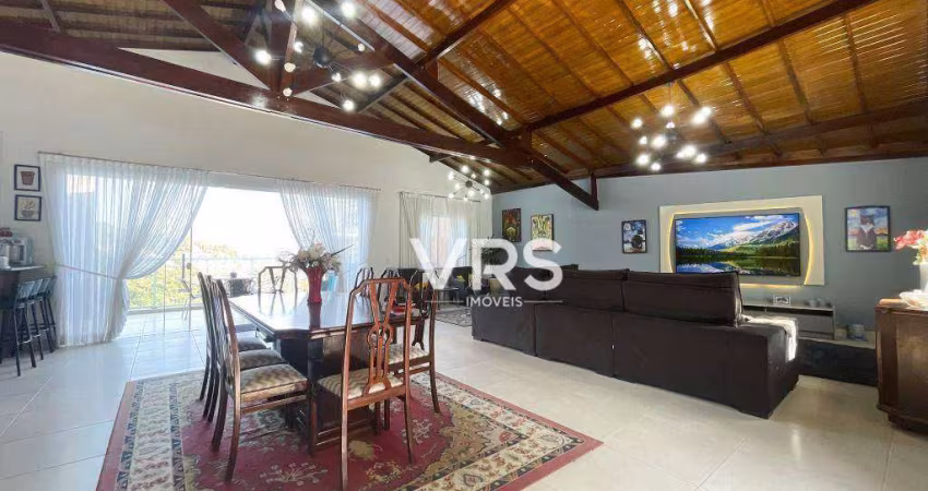 Linda casa em condominio Teresopolis