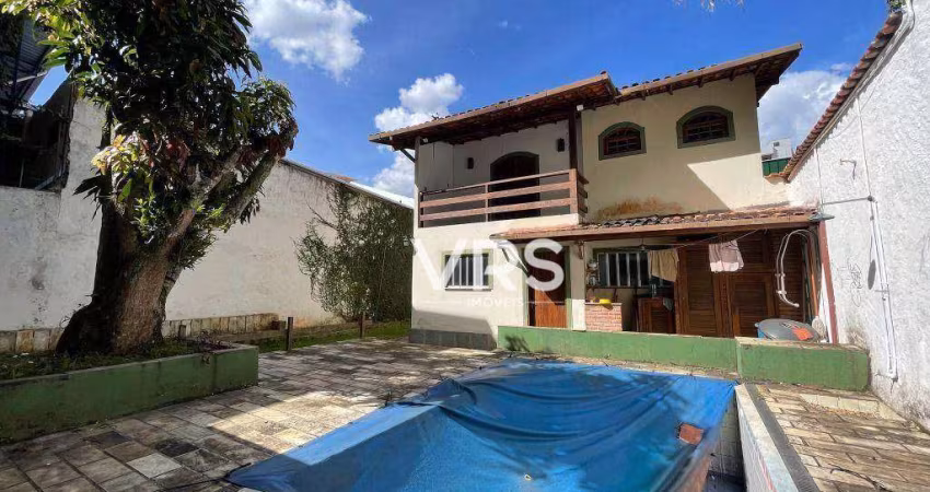 Casa no Centro em área comercial,                      venda  R$ 2.800.000,00  ou Aluguel R$ 12.000,00 .