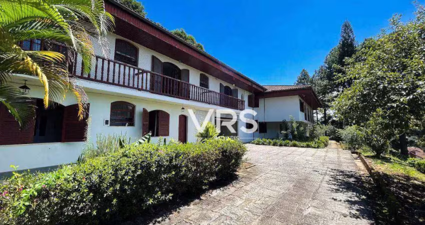 Casa com 5 suites, Iucas área total 5.935,00 M . Venda R$ 4.500.000,00