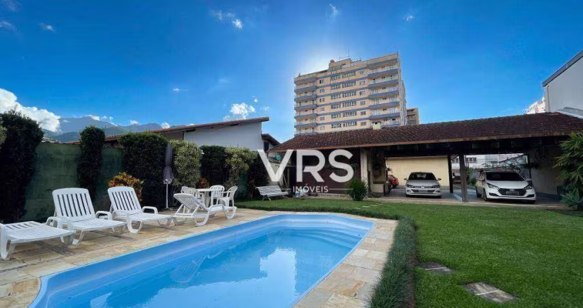 Casa com 3 dormitórios à venda, 141 m² por R$ 2.550.000,00 - Várzea - Teresópolis/RJ
