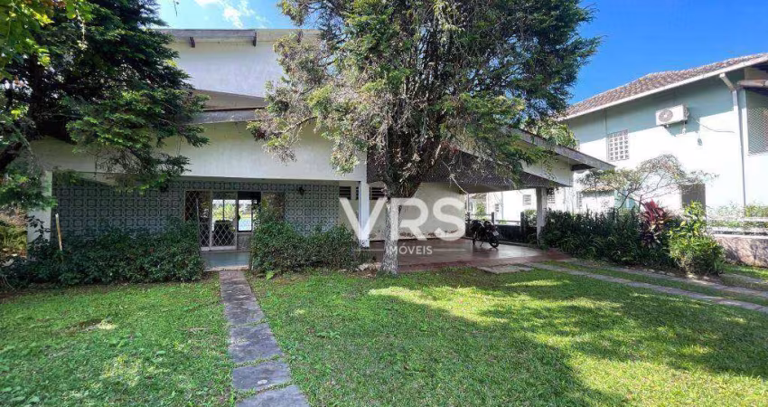 Casa com 5 dormitórios à venda, 258 m² por R$ 800.000,00 - Carlos Guinle - Teresópolis/RJ