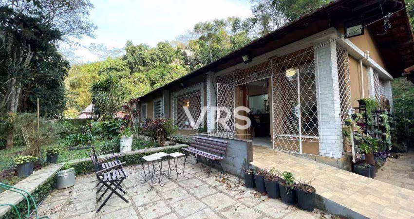 Casa com 3 dormitórios à venda, 177 m² por R$ 700.000,00 - Granja Florestal - Teresópolis/RJ