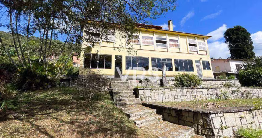 Casa com 6 dormitórios à venda, 375 m² por r$ 2.000.000,00 - golfe - teresópolis/rj