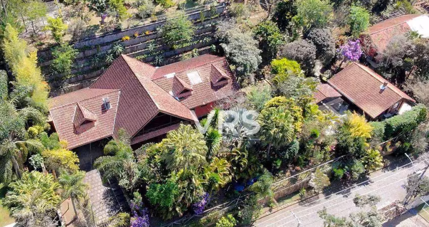 Casa com 3 dormitórios à venda, 565 m² por r$ 1.800.000,00 - albuquerque - teresópolis/rj