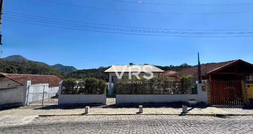 Casa com 4 dormitórios à venda, 138 m² por r$ 880.000,00 - pimenteiras - teresópolis/rj