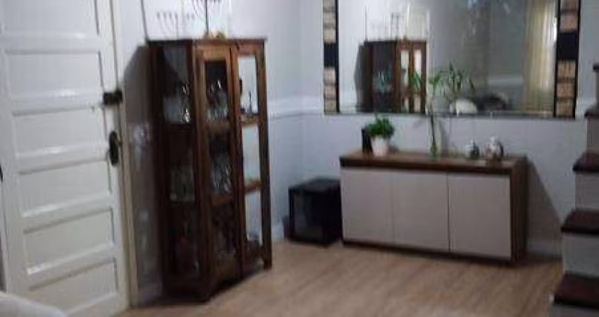 Sobrado com 3 dormitórios à venda, 143 m² por R$ 700.000,00 - Capão Redondo - São Paulo/SP