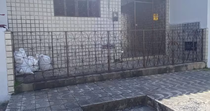 Casa com 3 quartos para alugar na Rua Alberto Silva, 1313, Lagoa Seca, Natal